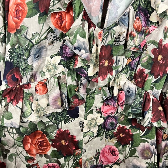 & Other Stories | V Neck Frill Midi Dress in Vintage Floral Print - Picture 5 of 16